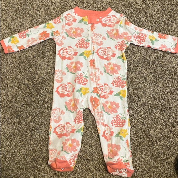 Baby Girl Footie Pajama Bundle Size 0-3 Months - Picture 5 of 8